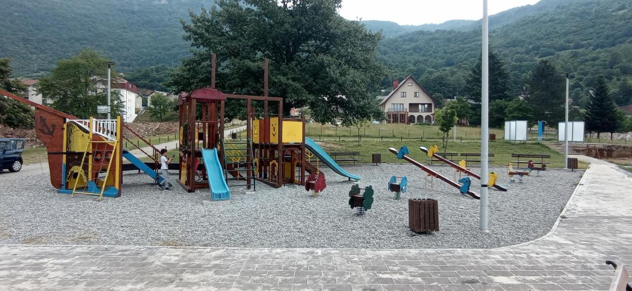 Apartment Holiday Lake - Piva 2022 プルジネ エクステリア 写真