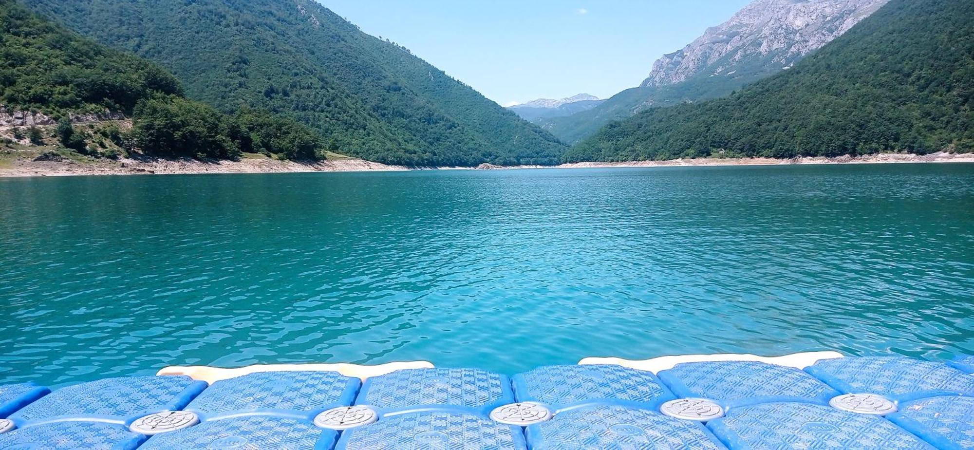Apartment Holiday Lake - Piva 2022 プルジネ 部屋 写真